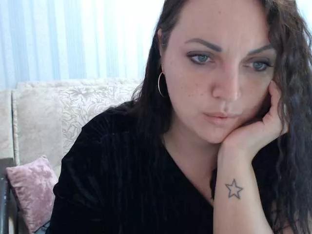 AngelinaCute