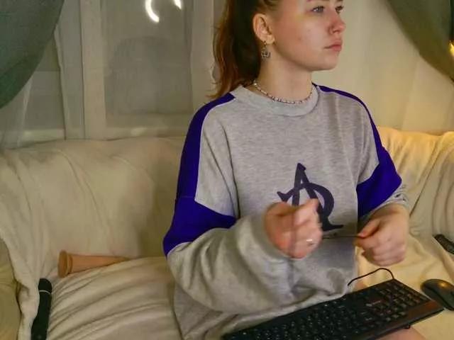 chloennaked