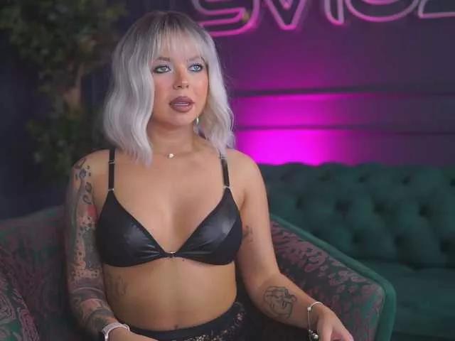 DaenerysDrogo on BongaCams 