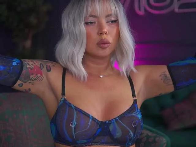 DaenerysDrogo on BongaCams 