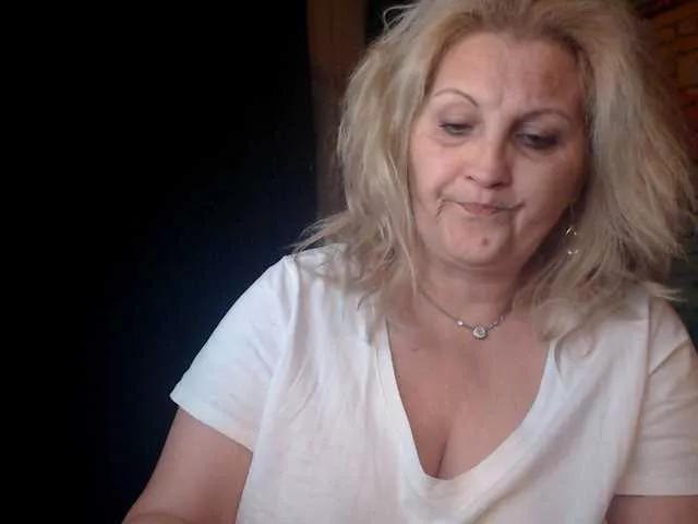 DivineBlond on BongaCams 