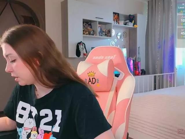 EliseJay on BongaCams 