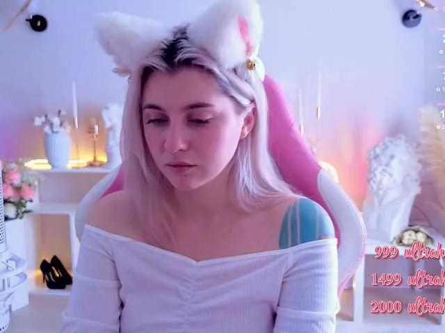HoneyCherry on BongaCams 