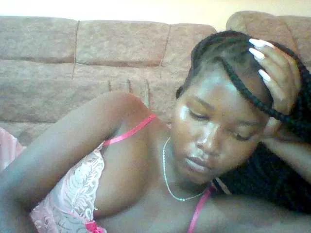 Hornyqueen4 on BongaCams 