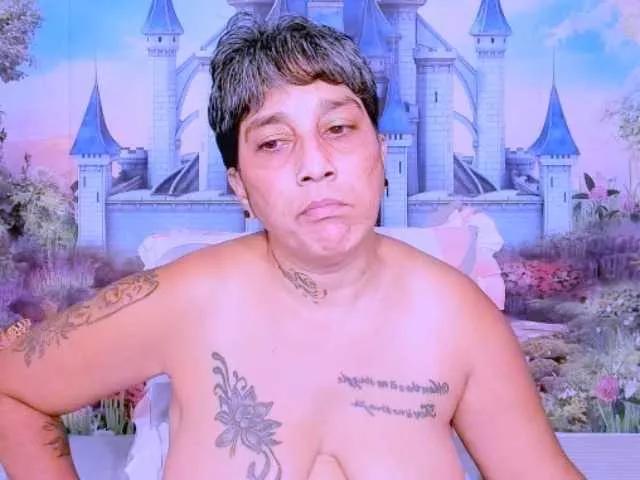 indianroxy on BongaCams 