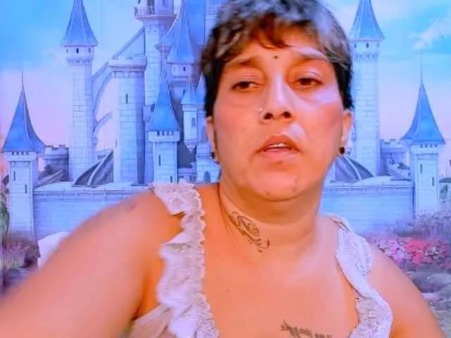 indianroxy on BongaCams 