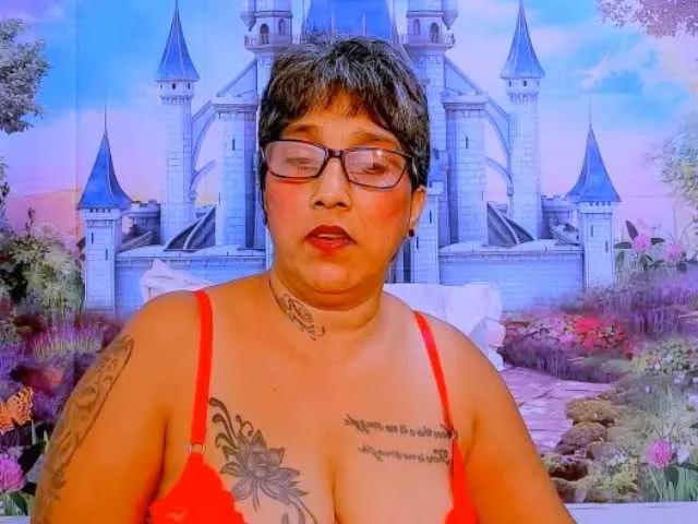 indianroxy on BongaCams 