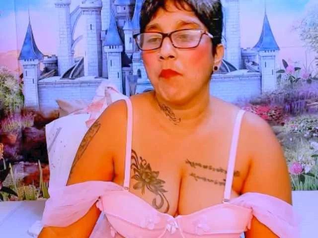 indianroxy on BongaCams 