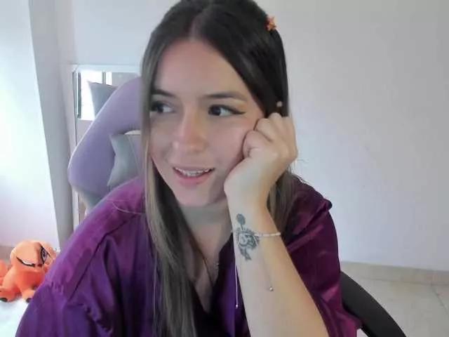 littleDanni on BongaCams 
