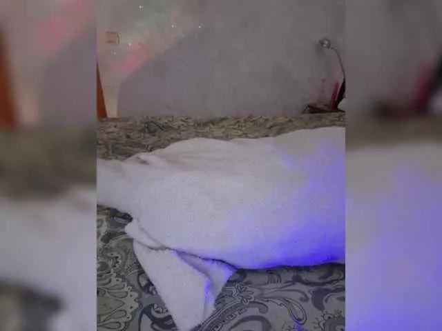 LittleDelora on BongaCams 