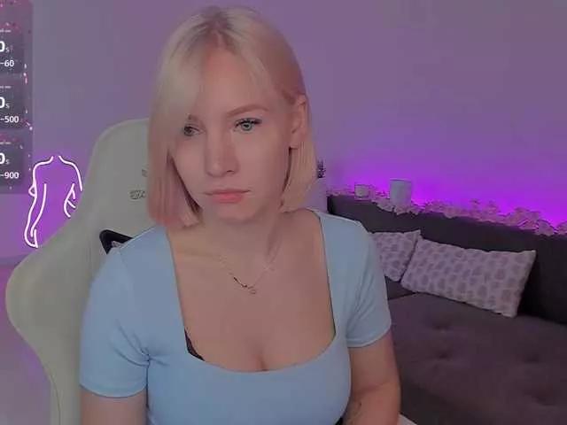 Mira- from BongaCams is Freechat