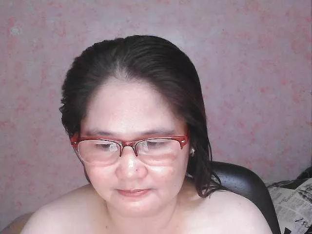 NICEtitspinay on BongaCams 