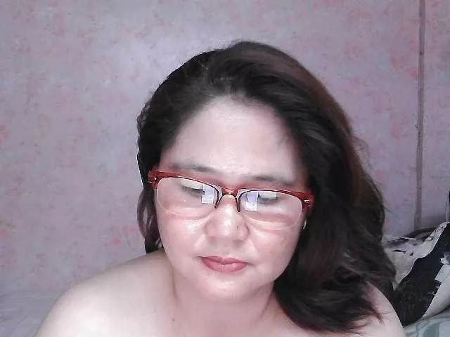 NICEtitspinay on BongaCams 