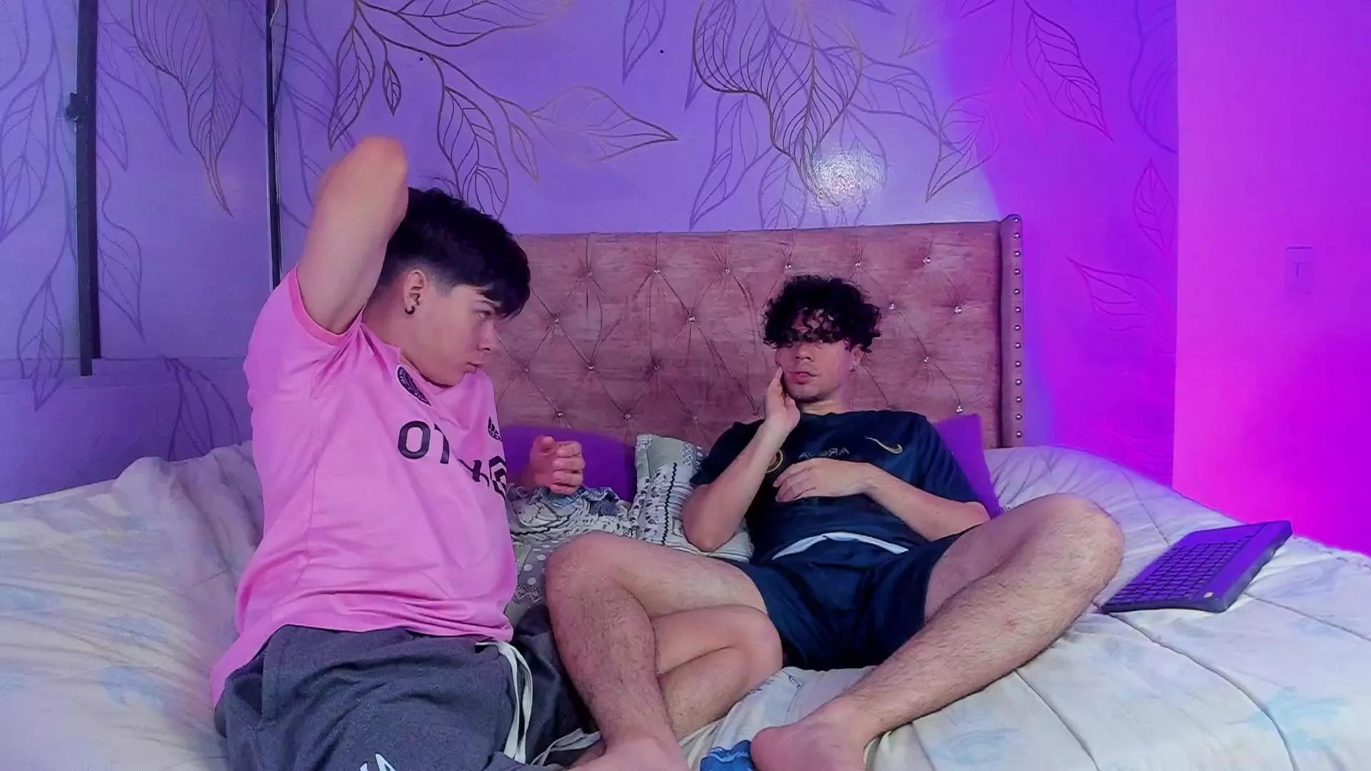 Angel_boyy2 on Cam4 