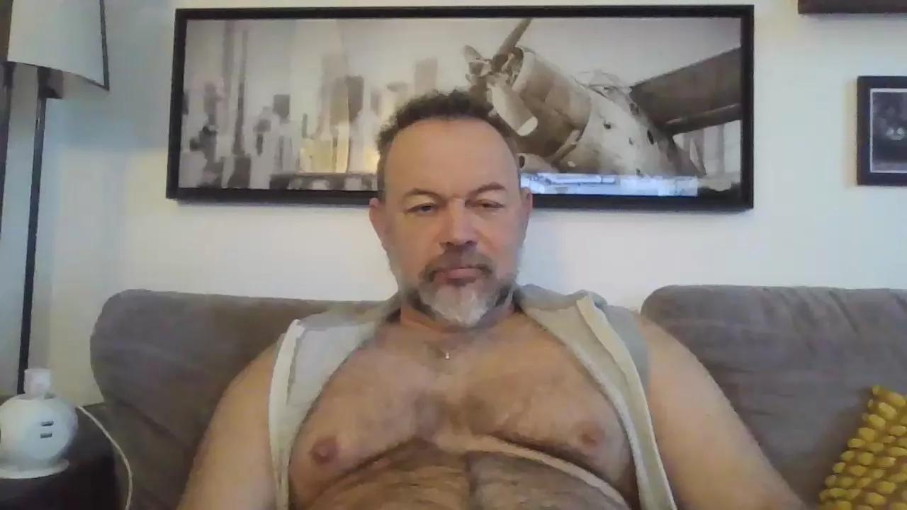 bear70s on Cam4 