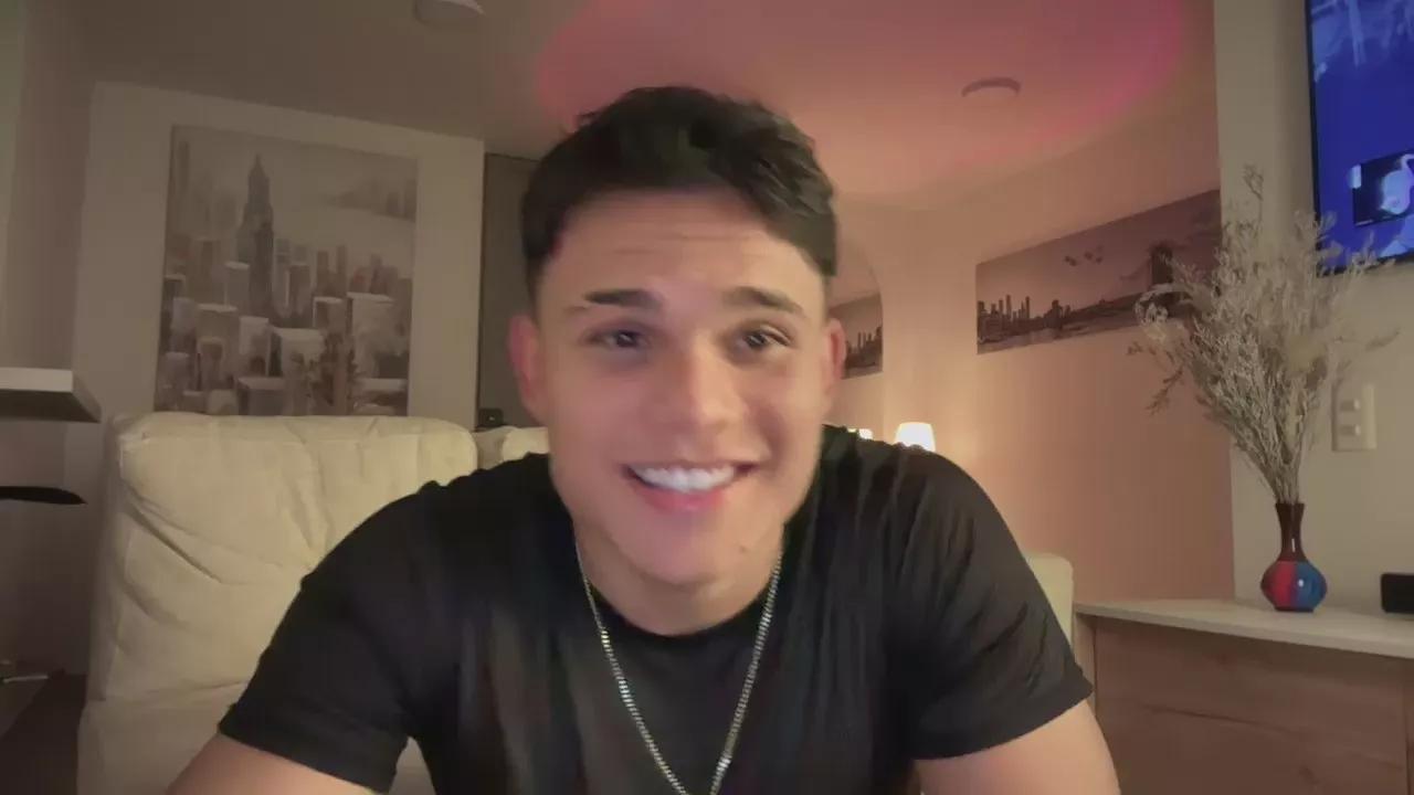 chris_argent on Cam4 