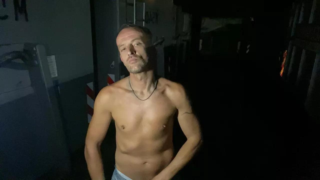 darksecret_Lar