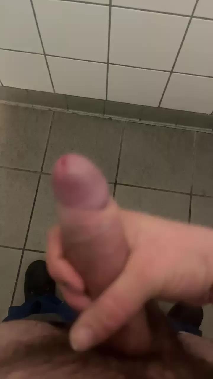 Dickersw02 on Cam4 