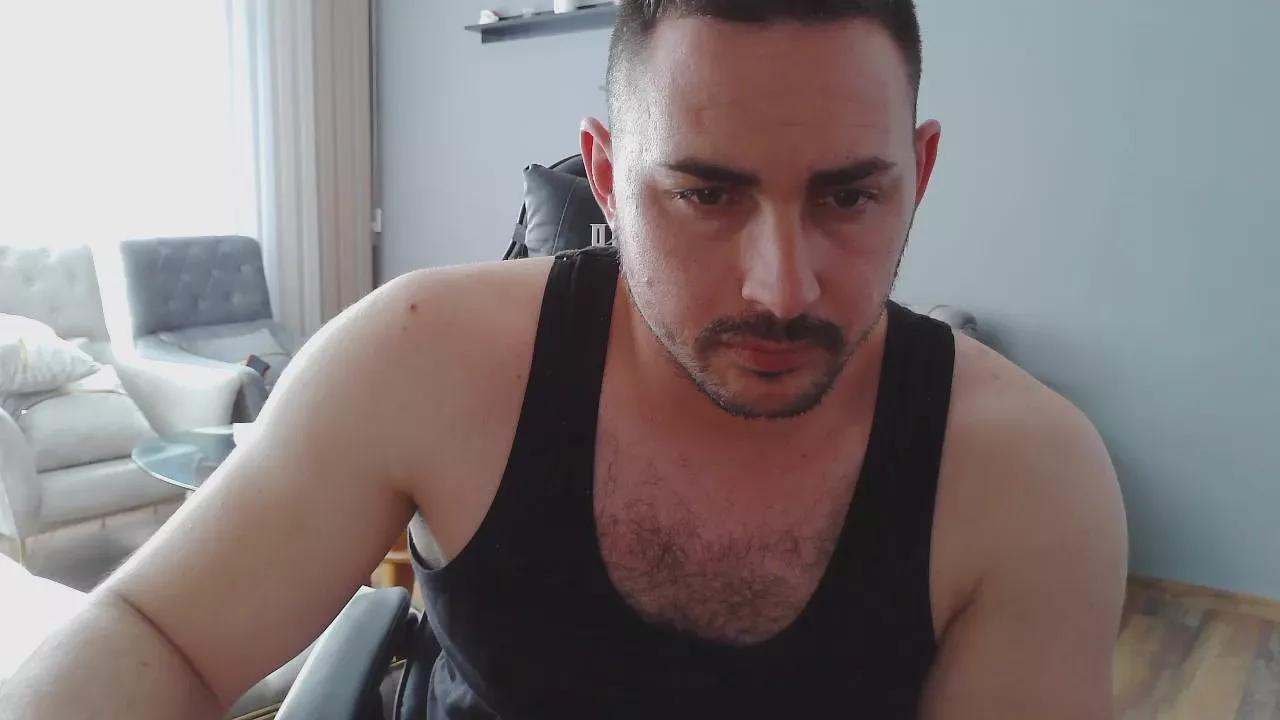 djmute_33 on Cam4 
