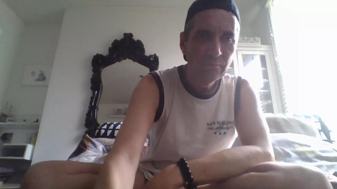 GarethM73 on Cam4 