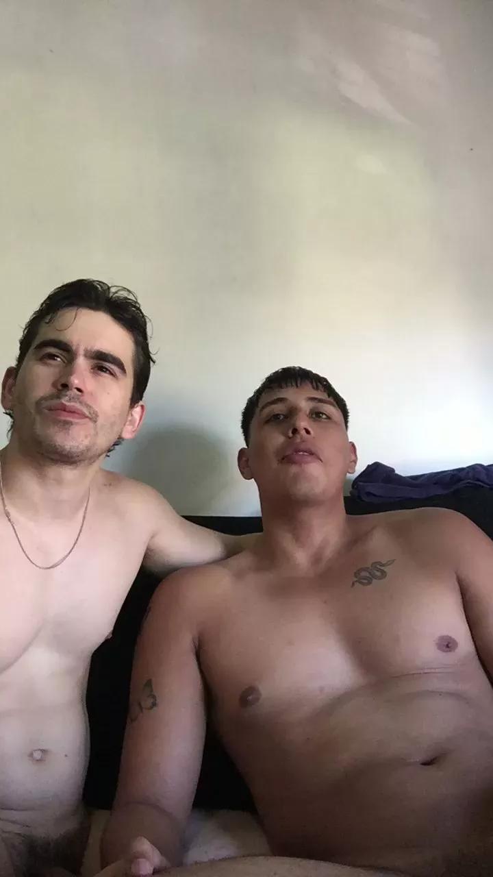 gualas on Cam4 