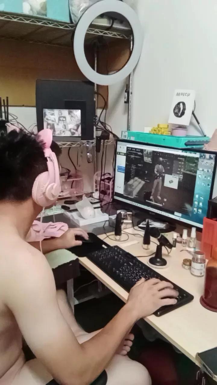 JHUANG on Cam4 