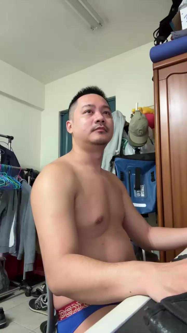 ji3g4g3x96aj3 on Cam4 