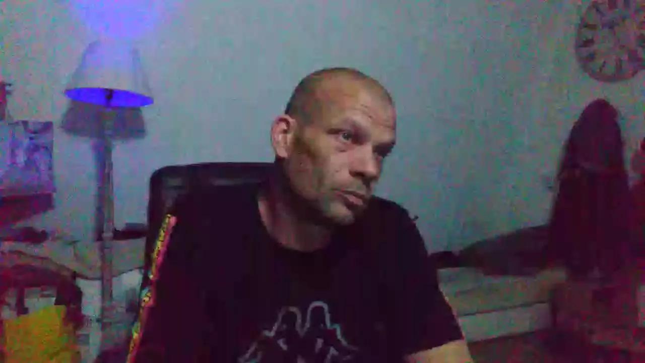Kinky_Play on Cam4 