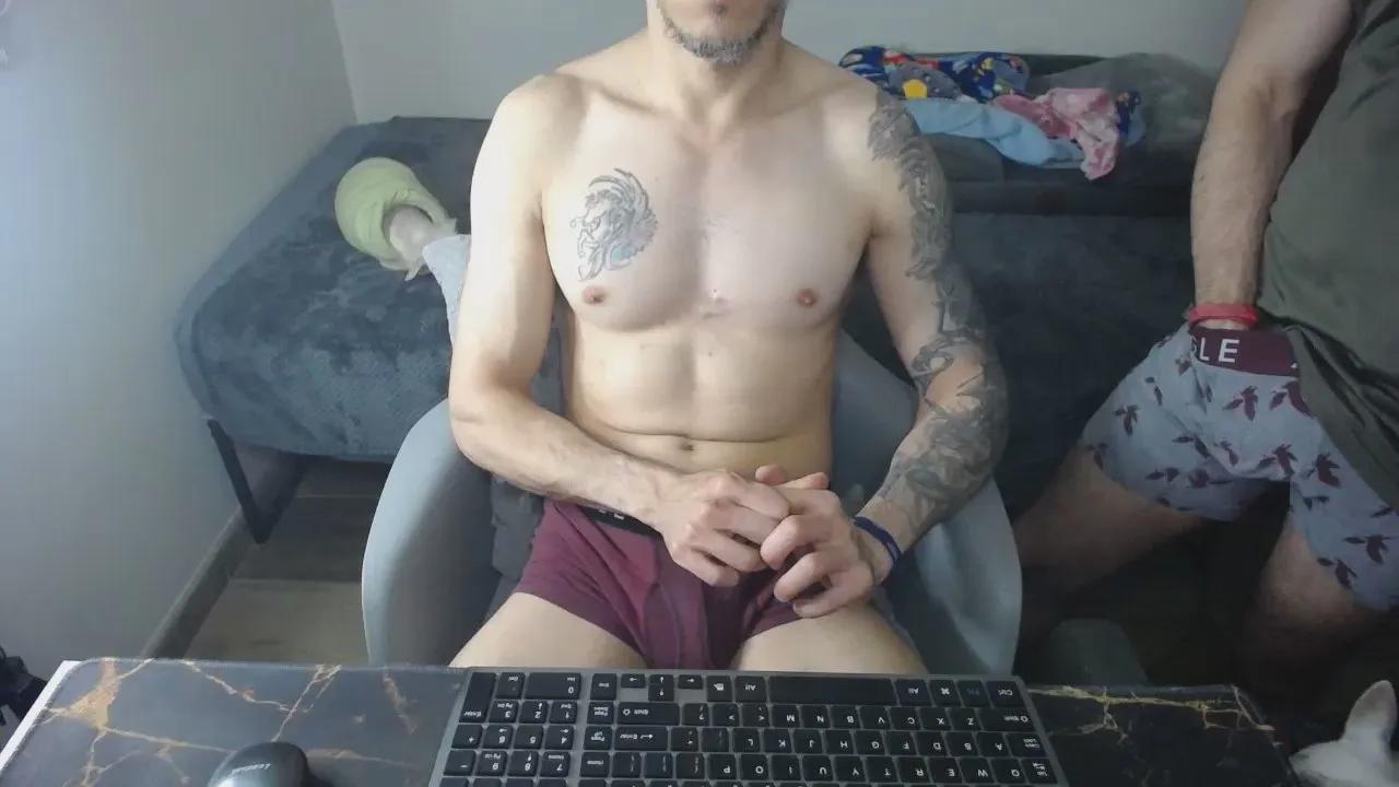 Lealboy on Cam4 