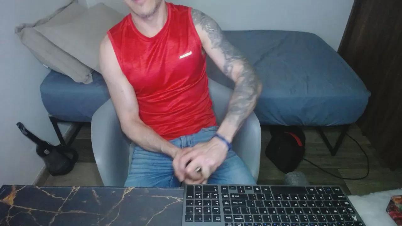 Lealboy on Cam4 