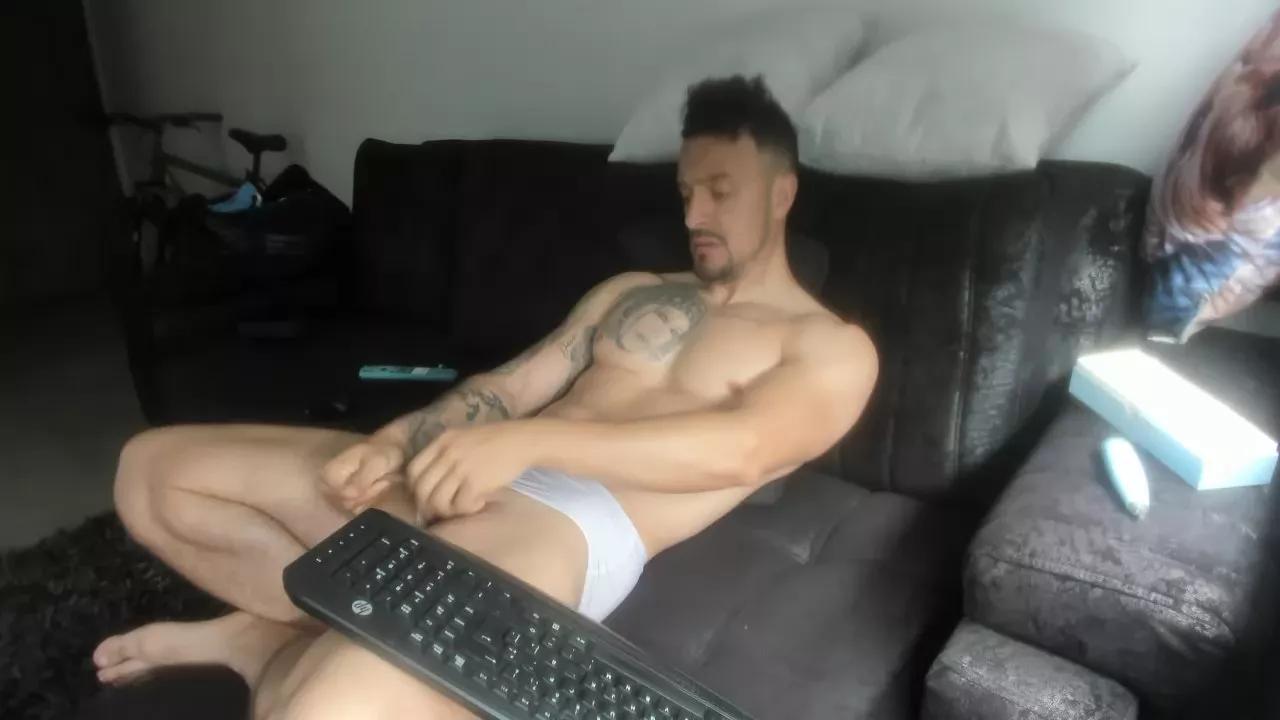 mathew_fitt on Cam4 