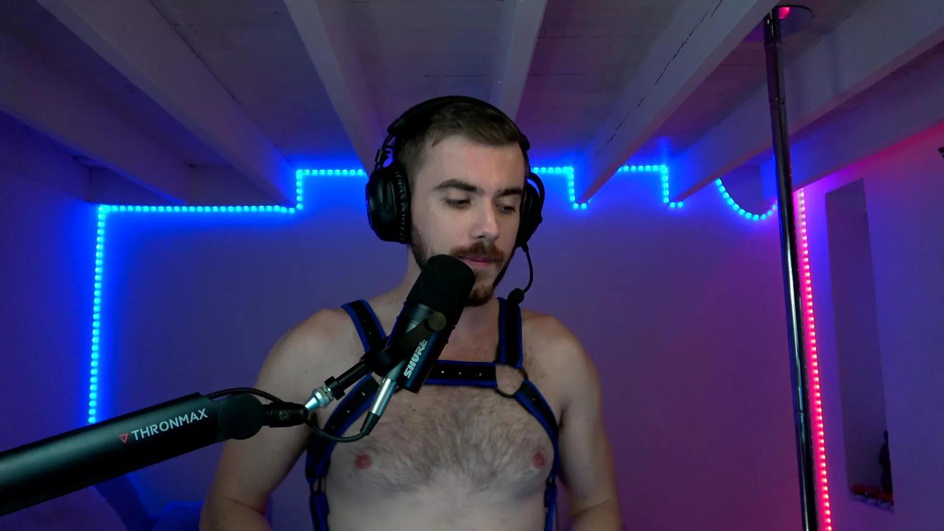 Mikev47 on Cam4 