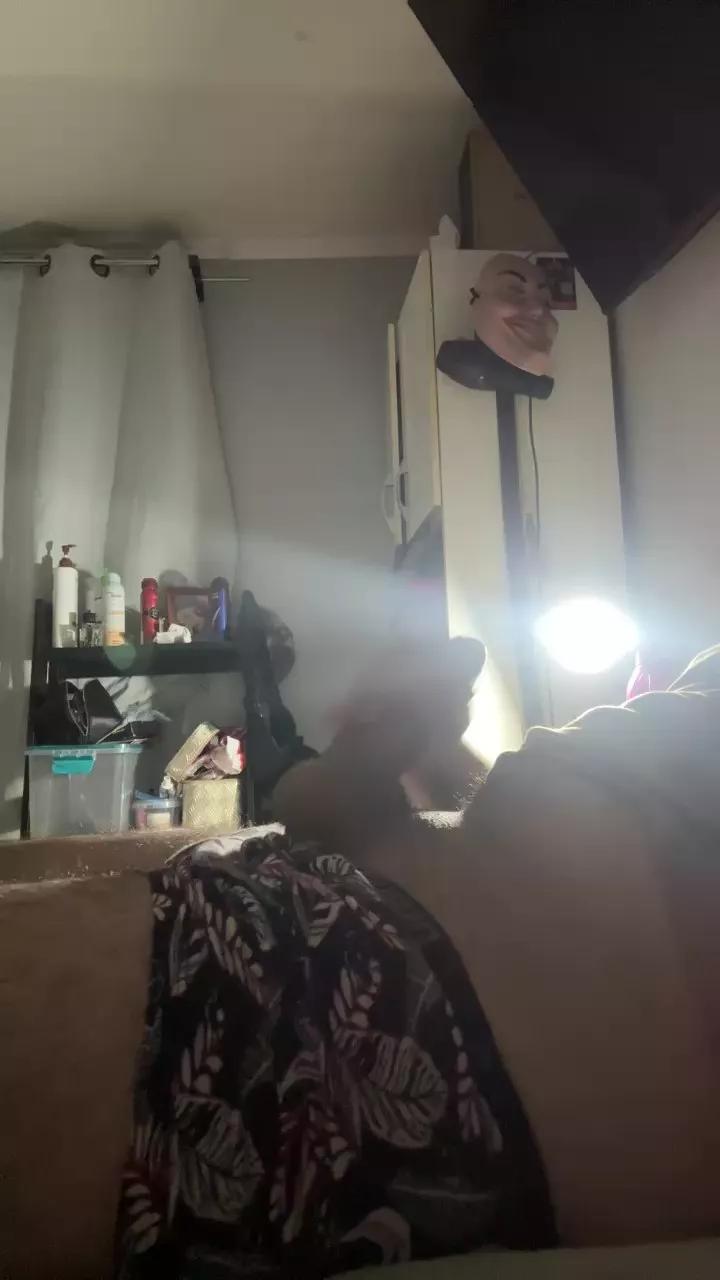Nickoolas96 on Cam4 