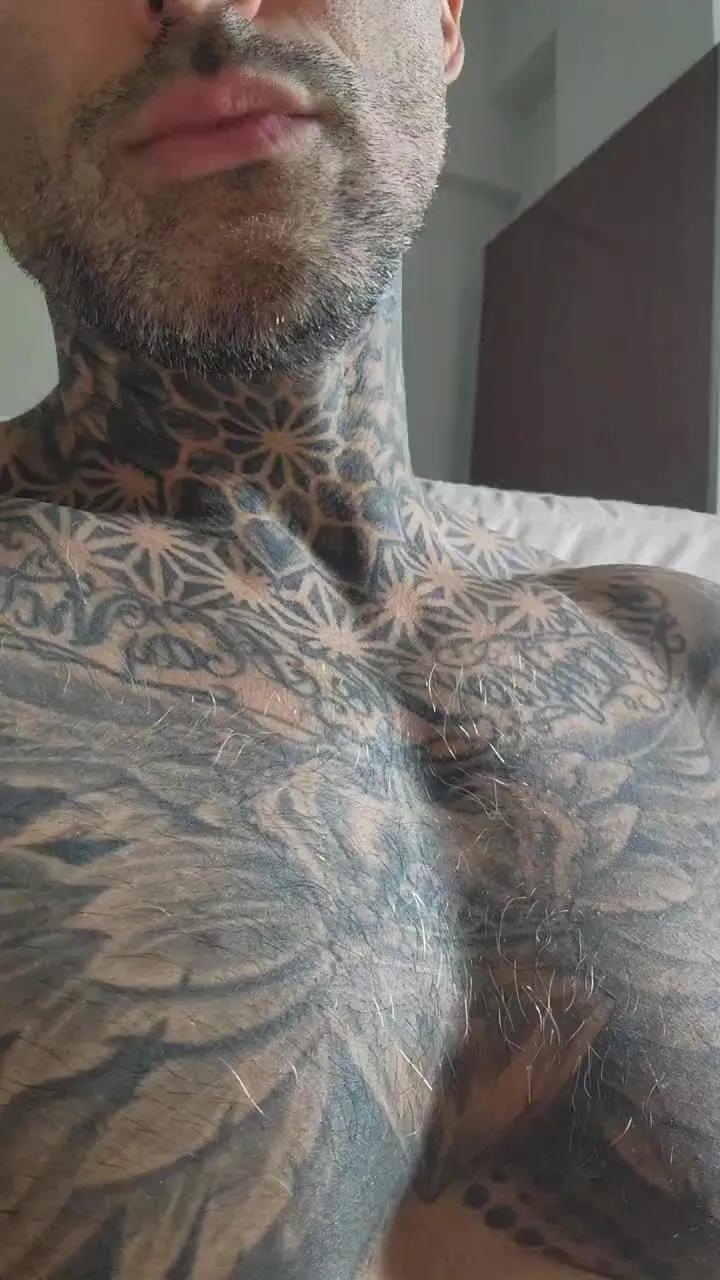 Nicolas_1988 on Cam4 