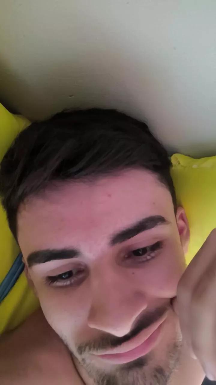NovinPauzudoo on Cam4 