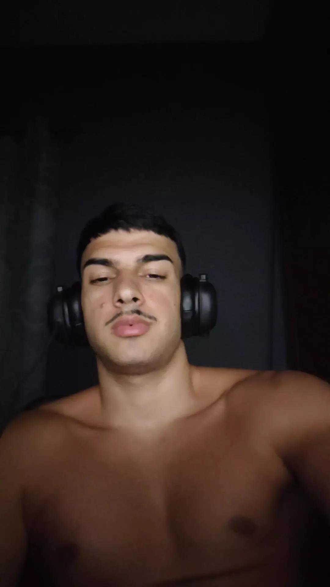 robsonhaha on Cam4 