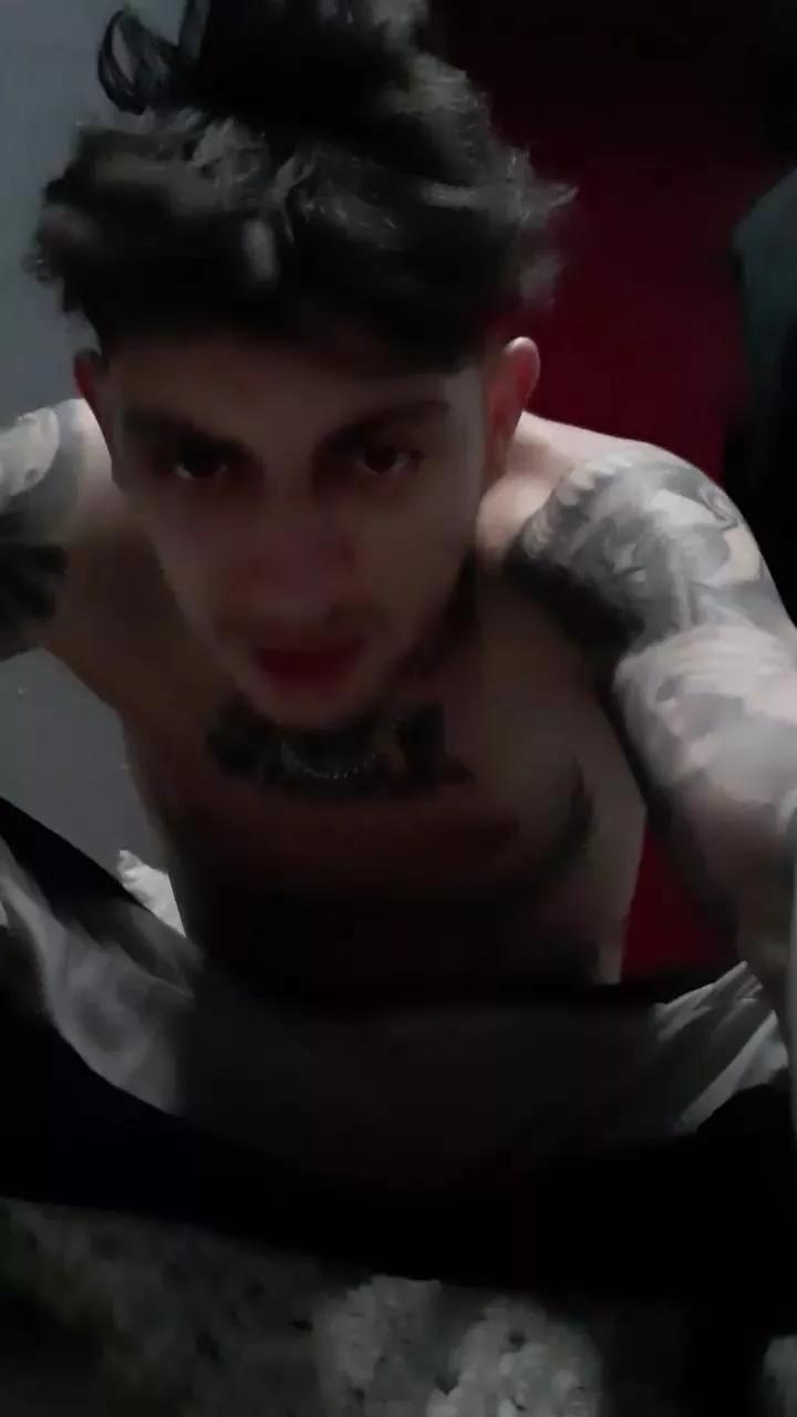 Tattooboy_19 on Cam4 