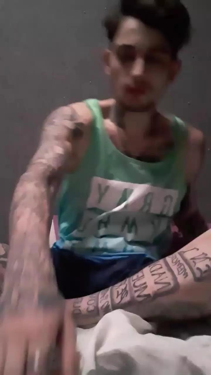 Tattooboy_19 on Cam4 