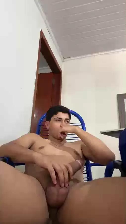 Tavinh067 on Cam4 