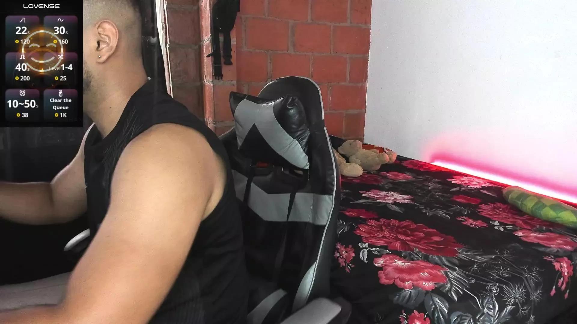 Tyler_price on Cam4 