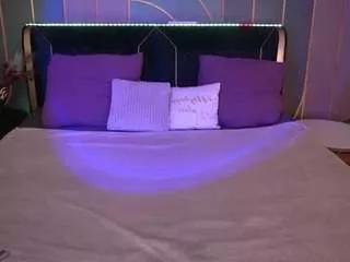 monamourr on CamSoda 