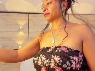 thaylanaa on CamSoda 