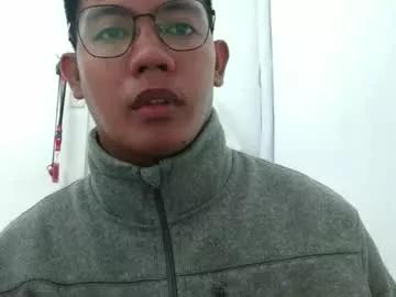 11inchsinglecious from Chaturbate