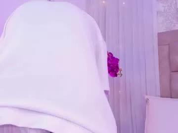 Girls: discover live performances with matured cam models, from teasing to fixations, in a variety of stunning live sex cams.