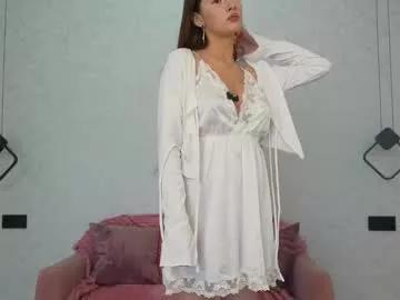 Girls: discover live performances with matured cam models, from teasing to fixations, in a variety of stunning live sex cams.