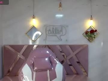 Girls: discover live performances with matured cam models, from teasing to fixations, in a variety of stunning live sex cams.