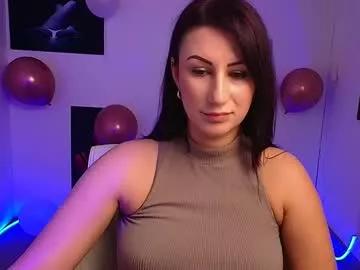 Girls: discover live performances with matured cam models, from teasing to fixations, in a variety of stunning live sex cams.