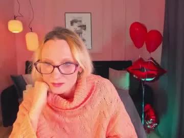 Girls: discover live performances with matured cam models, from teasing to fixations, in a variety of stunning live sex cams.