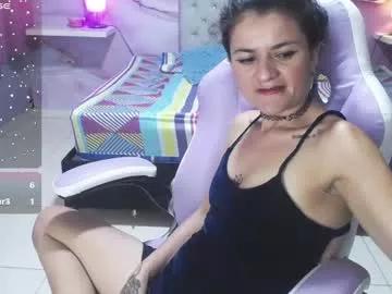 Girls: discover live performances with matured cam models, from teasing to fixations, in a variety of stunning live sex cams.