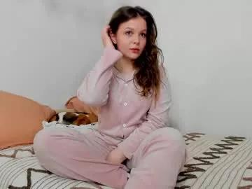 Girls: discover live performances with matured cam models, from teasing to fixations, in a variety of stunning live sex cams.